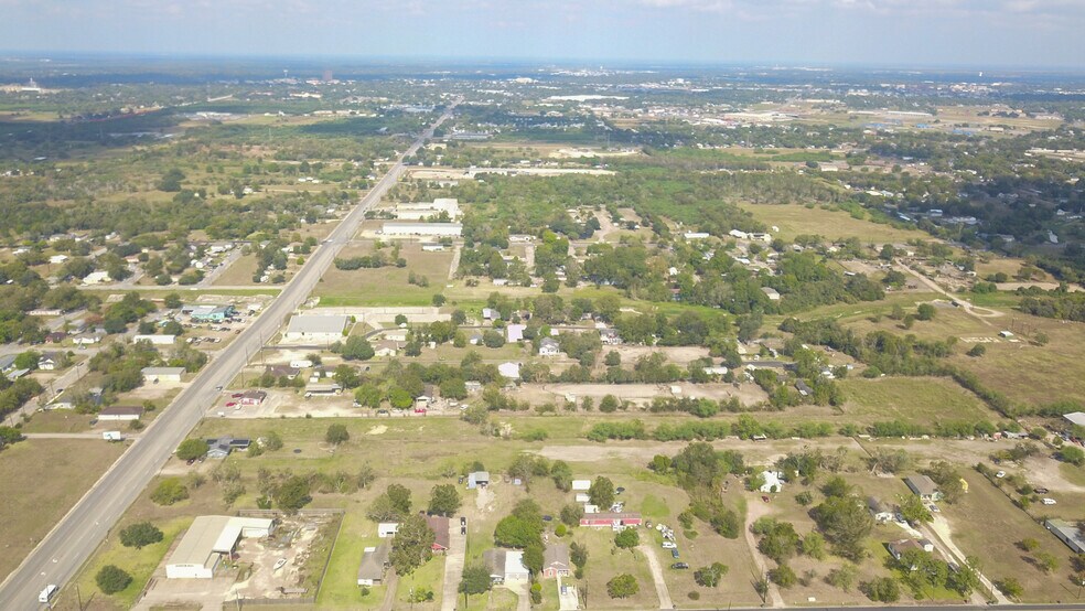 More Photos Of 2808-2900 S Laurent St, Victoria Land For Sale