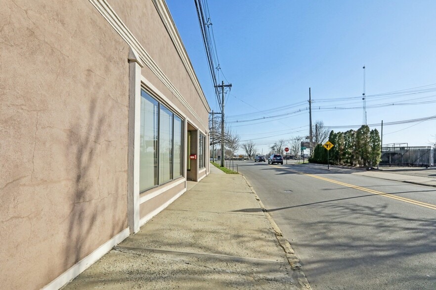 More Photos Of 7-9 Ridgefield, Ridgefield Park Flex For Lease