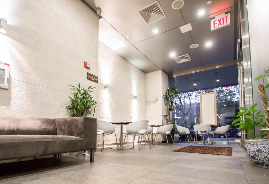 More Photos Of 61 Chrystie St, New York Shelter For Sale