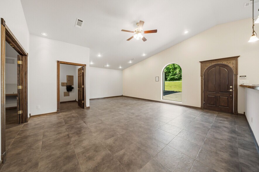 More Photos Of 15288 AR-22, Dardanelle Warehouse For Sale