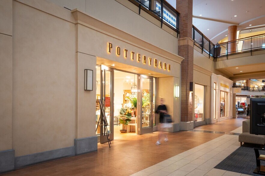 More Photos Of 101 Jordan Creek Pkwy, West Des Moines Unknown For Lease