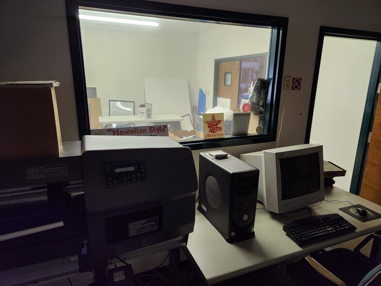 More Photos Of 1111 Willowbrook Dr, Greensboro Light Manufacturing For Sale