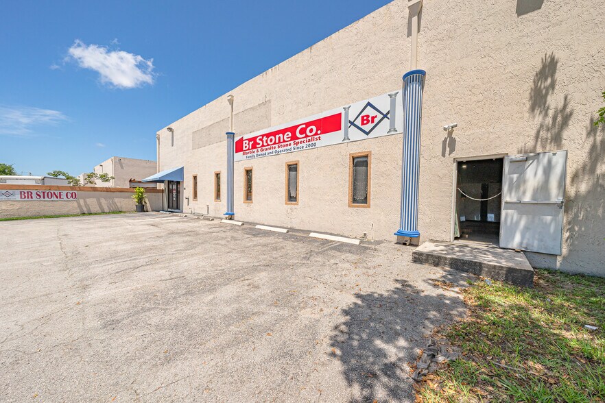 More Photos Of 1959 Dr Martin Luther King Jr Blvd, Pompano Beach Warehouse For Lease