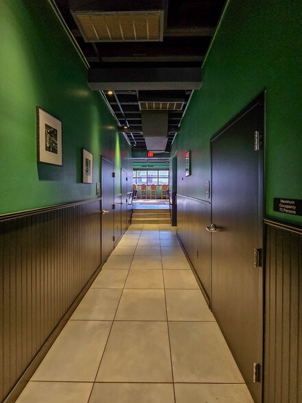 More Photos Of 3207 Leavenworth St, Omaha Bar For Sale