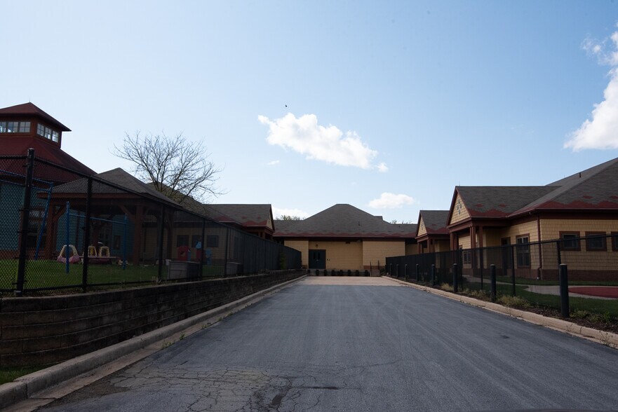 More Photos Of 14700 Citicorp Dr, Hagerstown Office For Sale