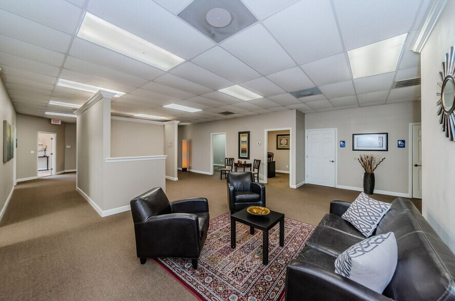 More Photos Of 5510 Roosevelt Blvd, Clearwater Office For Lease
