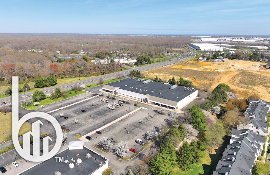 Primary Photo Of 24 Summerfield Blvd, Dayton Supermarket For Lease