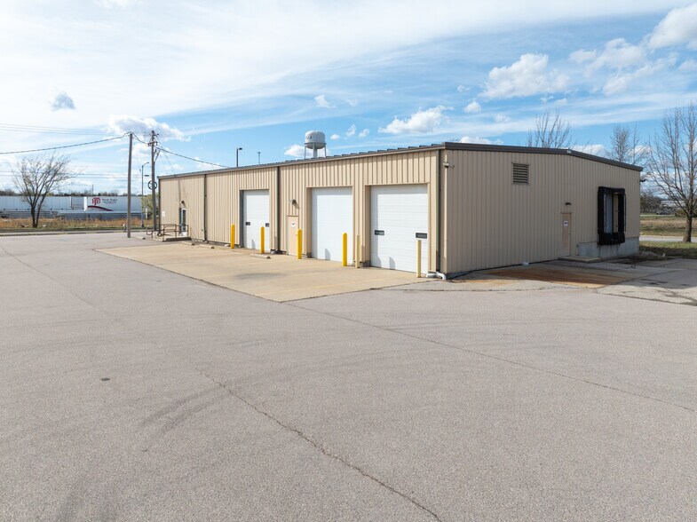 More Photos Of 3702 Hy Point Blvd, Rolla Industrial For Sale