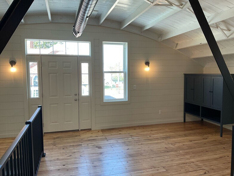 More Photos Of 112 1st St, Perrysville Flex For Lease