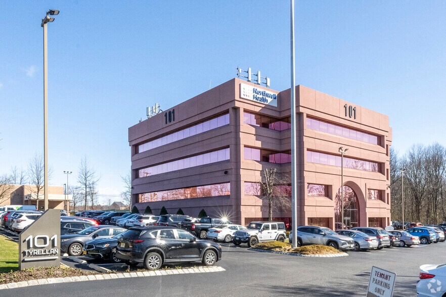 More Photos Of 101 Tyrellan Ave, Staten Island Office For Lease