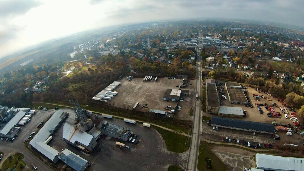 More Photos Of 39 Arthur St N, Elmira Land For Lease