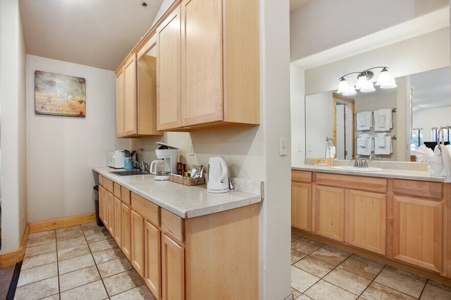 More Photos Of 777 E Highway 24, Woodland Park Hotel For Sale