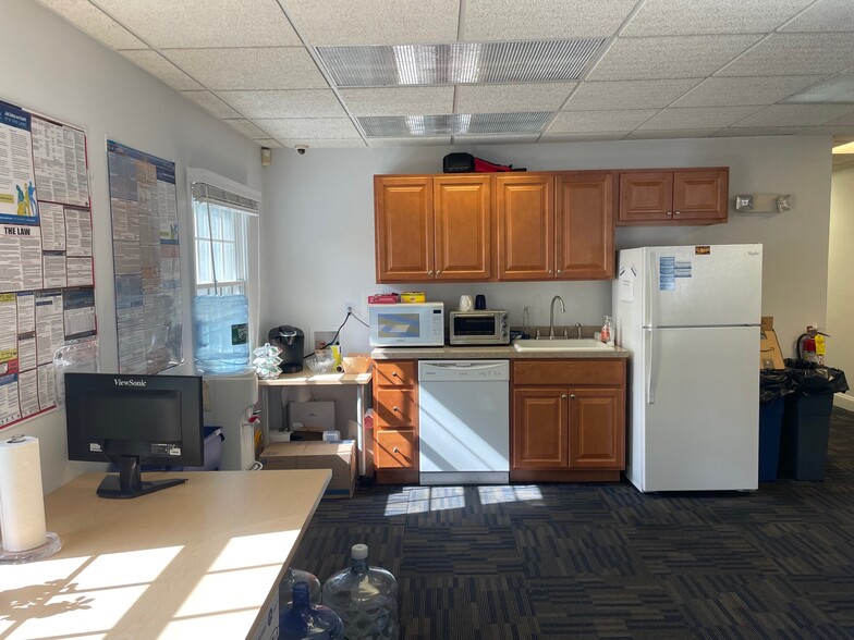 More Photos Of 615 Main St, Toms River Office For Sale