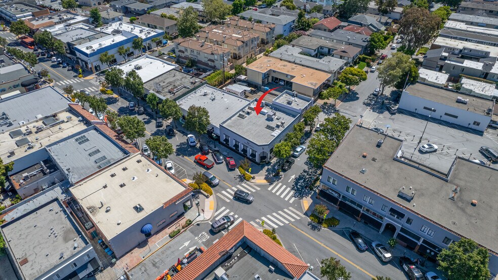 More Photos Of 1399 Broadway, Burlingame Restaurant For Lease