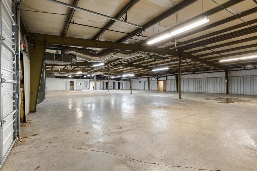 More Photos Of 1811-1813 Old Estill Springs Rd, Tullahoma Warehouse For Lease