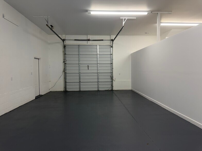 More Photos Of 2066 Juniper Lake Rd, West End Flex For Lease