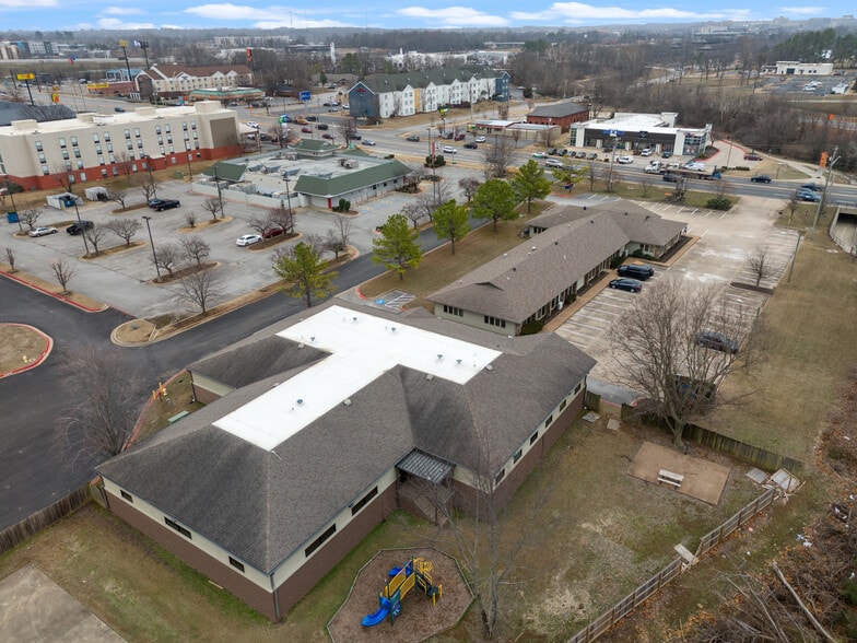 More Photos Of 2003 SE Walton Blvd, Bentonville Unknown For Lease