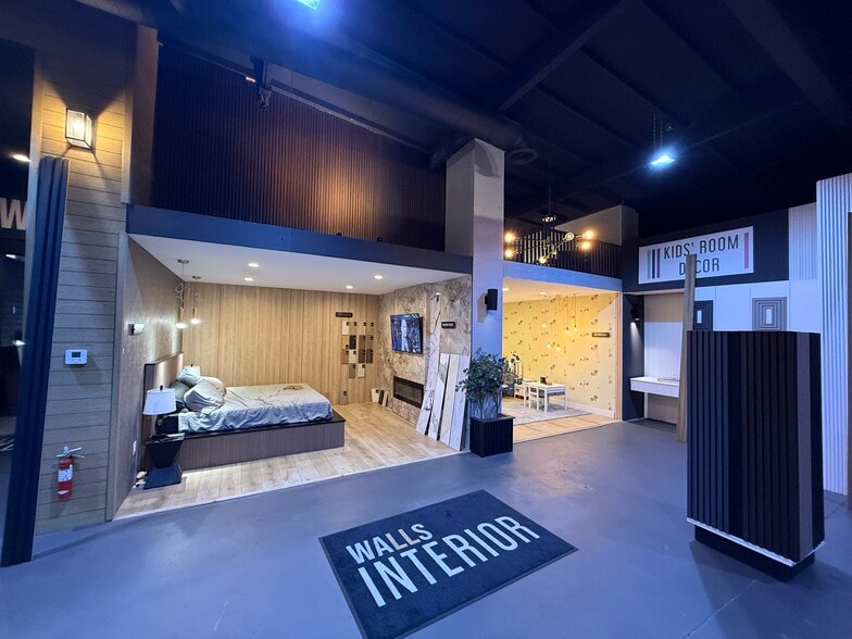 More Photos Of 19316-19320 Londelius St, Northridge Warehouse For Lease