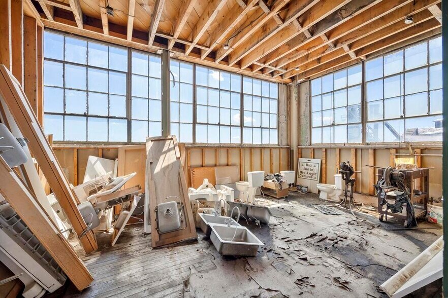 More Photos Of 244 Anaconda Rd, Butte Warehouse For Sale
