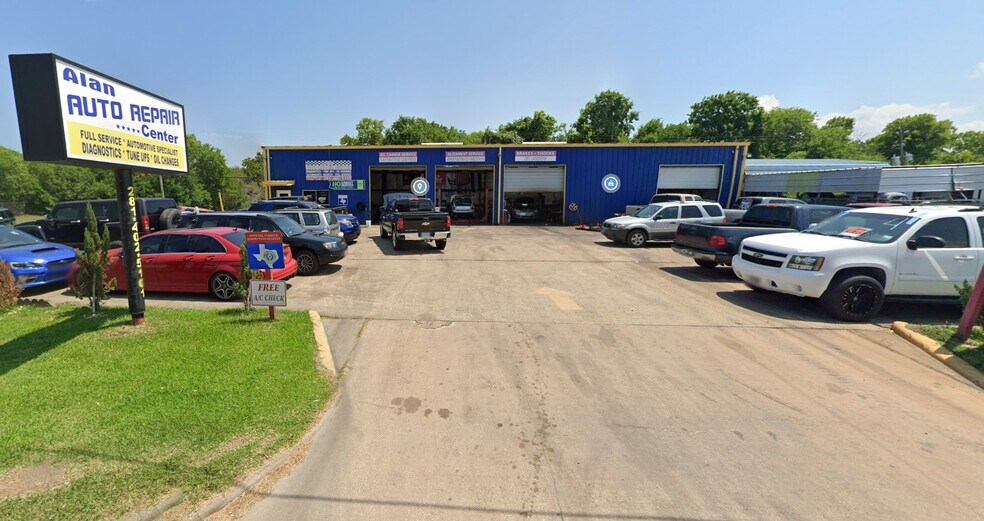 Primary Photo Of 1503 W Main St, La Porte Auto Repair For Sale