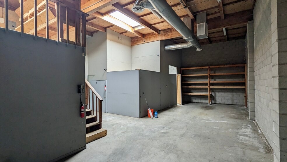 More Photos Of 48 Laurel St, Redwood City Service For Sale