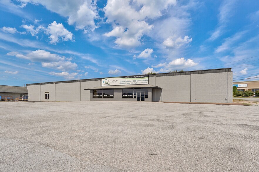 More Photos Of 11966 State Hwy 13, Kimberling City General Retail For Sale