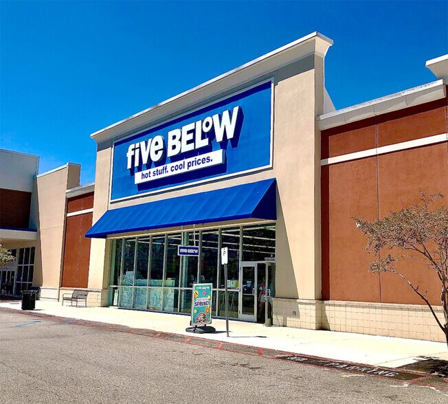 More Photos Of 6850-6902 US Highway 90, Daphne Unknown For Lease