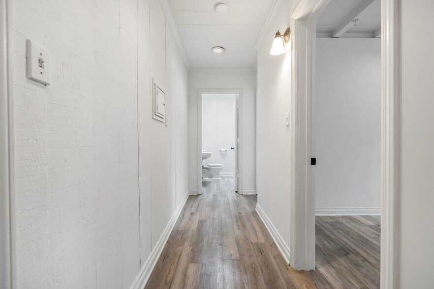 More Photos Of 3206-3210 De Witt Dr, Los Angeles Loft Creative Space For Lease