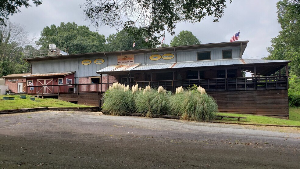 More Photos Of 3746 Mount Pleasant Rd, Sherrills Ford Restaurant For Lease