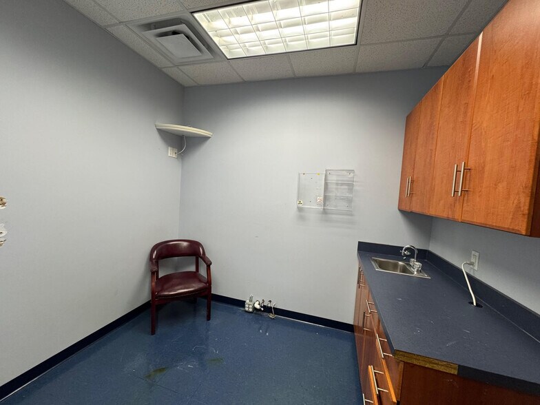 More Photos Of 244 Broadway, Newburgh Storefront Retail Office For Lease