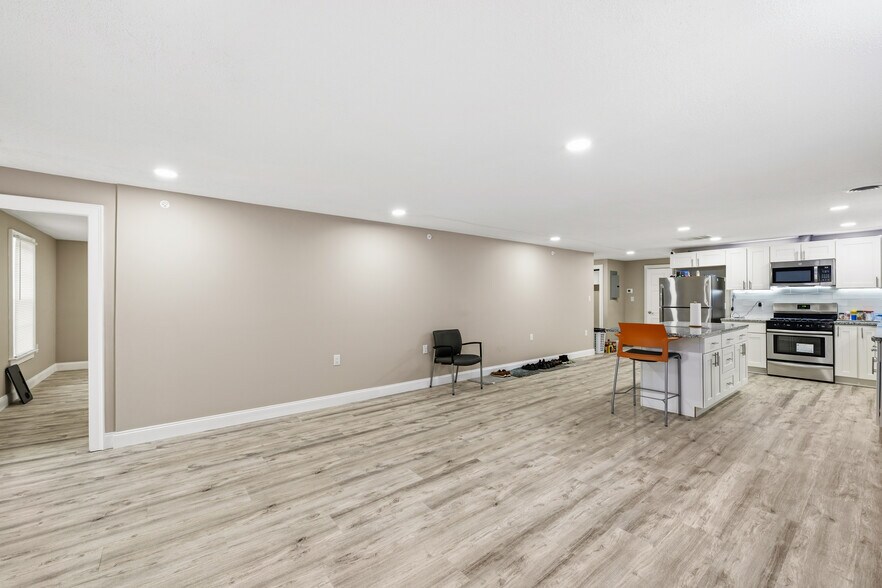 More Photos Of 47 Chelmsford St, Chelmsford Storefront Retail Residential For Sale