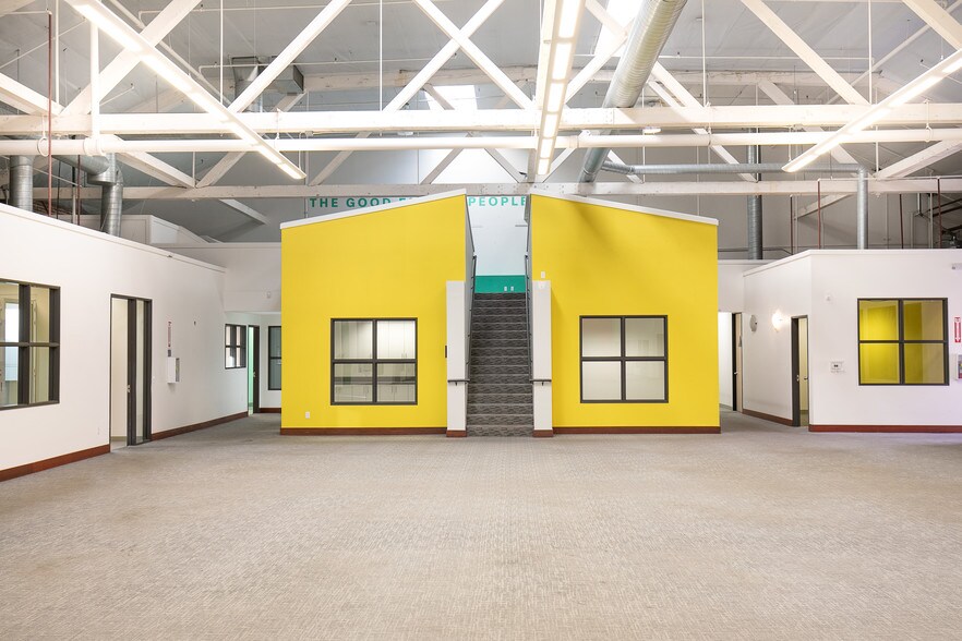 More Photos Of 5903-5909 Christie Ave, Emeryville Office For Sale