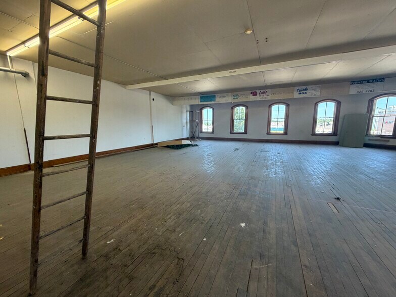 More Photos Of 1705 Washington St, Blair Storefront Retail Office For Sale