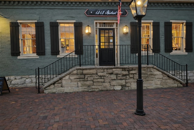 Primary Photo Of 515 S Main St, Saint Charles General Retail For Sale