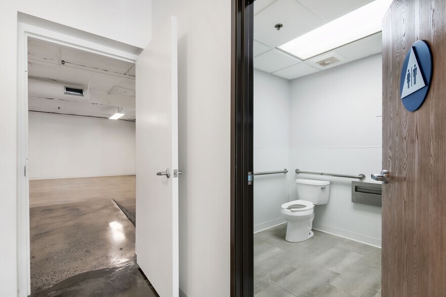 More Photos Of 5166-5190 Atlantic Ave, Long Beach Unknown For Lease