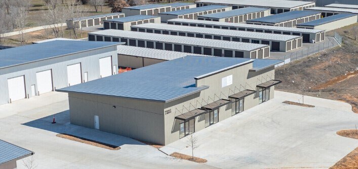 More Photos Of 7221 NW 23rd St, Bethany Showroom For Lease