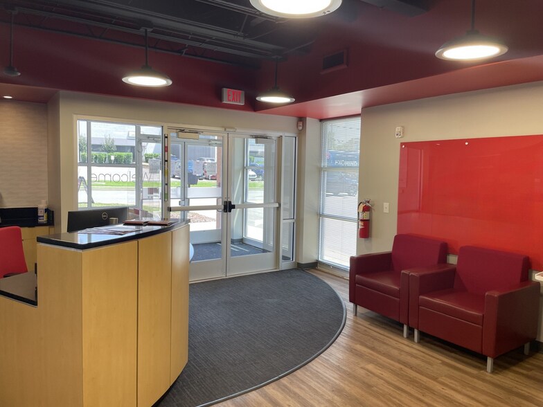 More Photos Of 1915 Glen Echo Rd, Nashville Bank For Sale