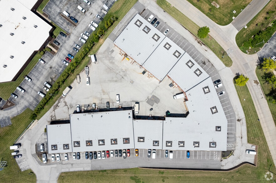 More Photos Of 2300 Millpark Dr, Maryland Heights Light Manufacturing For Lease