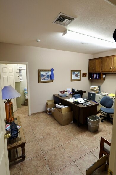 More Photos Of 2160 McCulloch Blvd N, Lake Havasu City General Retail For Sale