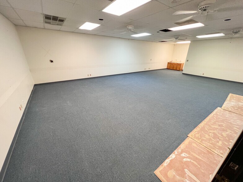 More Photos Of 3016 Kermit Hwy, Odessa Office For Lease