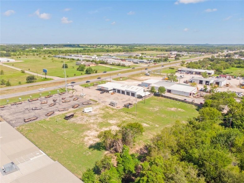 More Photos Of 3218 N Main St, Cleburne Auto Dealership For Lease
