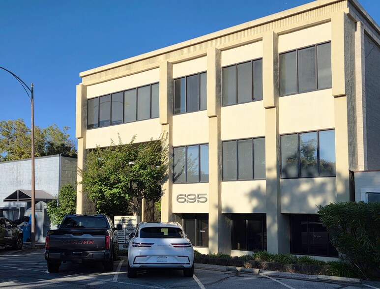 More Photos Of 695 Oak Grove Ave, Menlo Park Medical For Sale