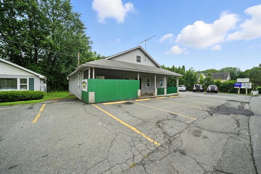More Photos Of 260 Espanong Rd, Lake Hopatcong Restaurant For Sale