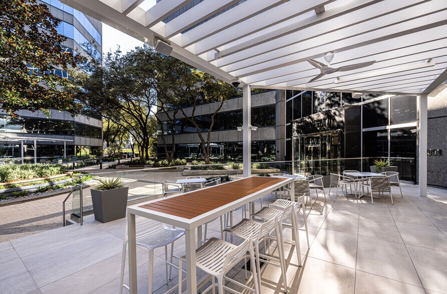 More Photos Of 1501-1507 Lyndon B Johnson Fwy, Dallas Unknown For Lease