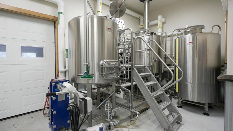 More Photos Of 697 Bear Swamp Rd, Peru General Retail For Sale