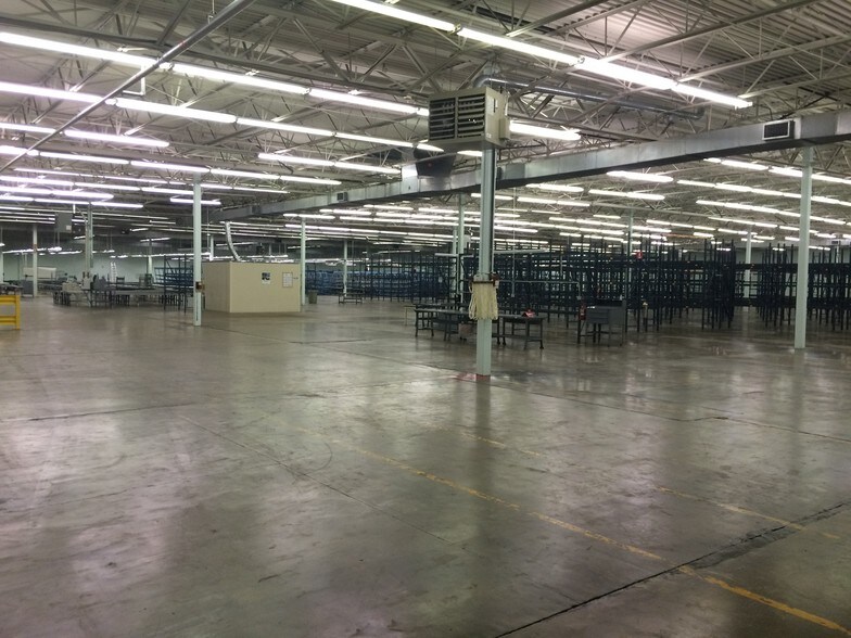 More Photos Of 3670 S Perkins Rd, Memphis Warehouse For Lease