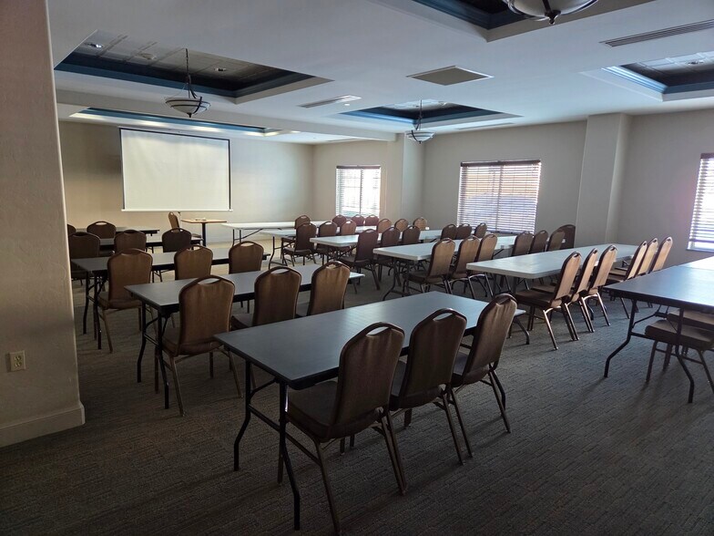 More Photos Of 13501 W Memorial Park Dr, Oklahoma City Hotel For Sale