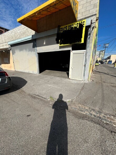 More Photos Of 722-748 1/2 San Pedro St, Los Angeles Apartments For Lease