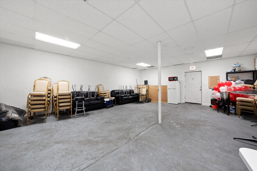 More Photos Of 4805 W Madison St, Chicago Storefront For Sale