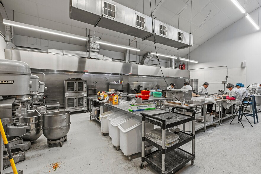 More Photos Of 1400 Yosemite Ave, San Francisco Warehouse For Sale